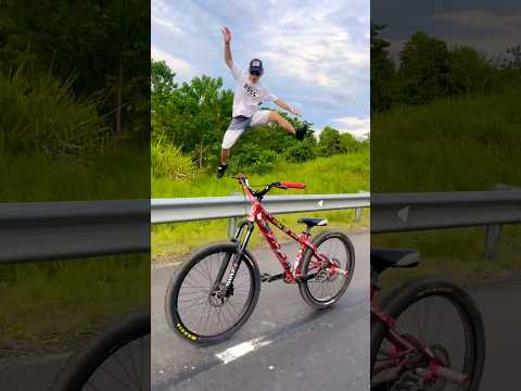Me pego lo cuernos😈 #bikelife #stuntbike #shortvideo #videoviral #suscribete
