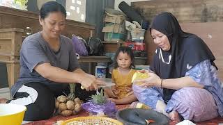 REFRESHING FRUIT RUJAK IN THE AFTERNOON WHILE BABY-CHILDREN