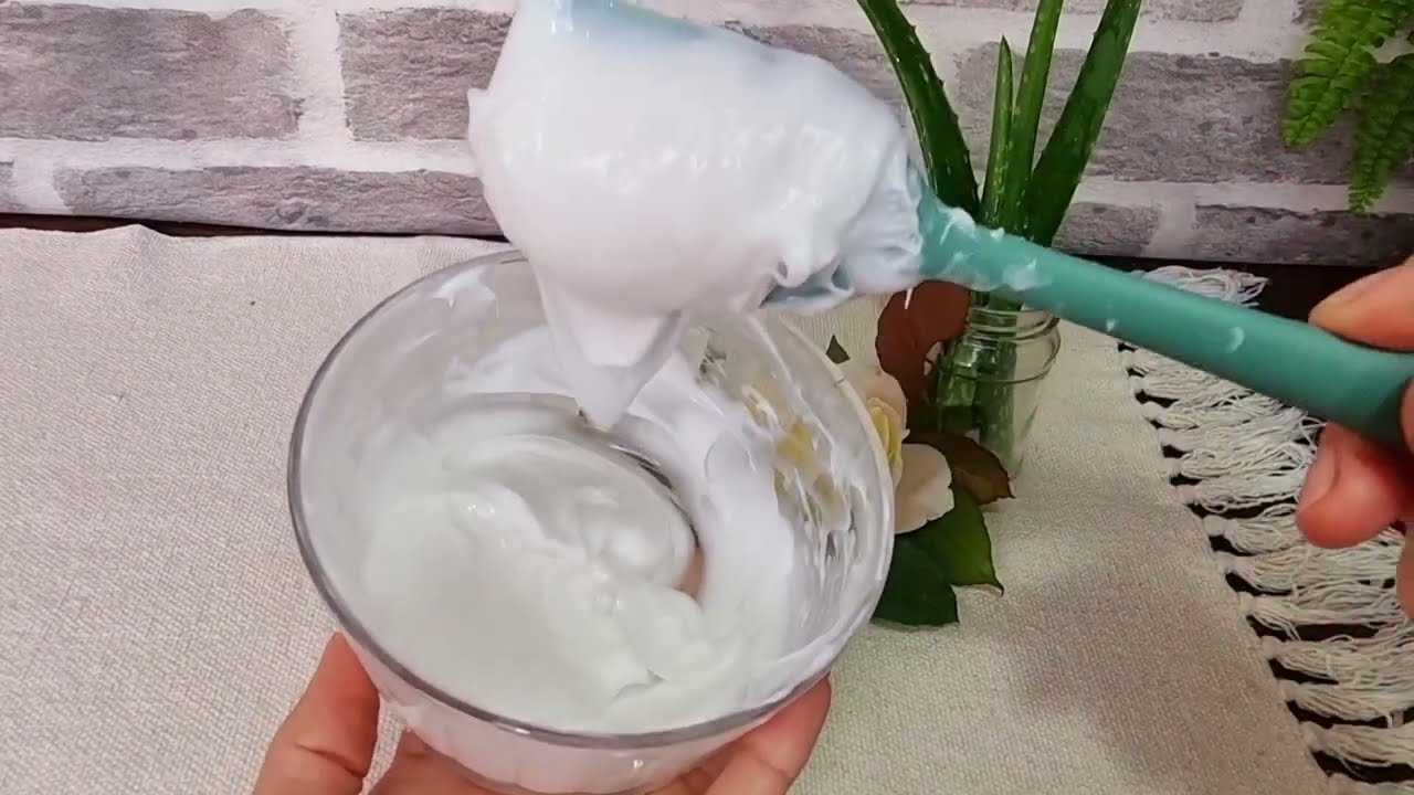 Pele Hidratada e aveludada - Faça você mesma o seu Creme com Babosa
