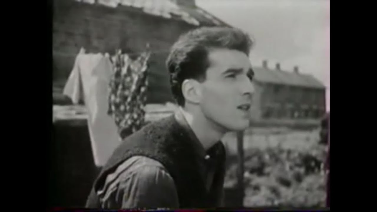 Miniature de la vidéo Michel Piccoli dans Le point du jour (1949) de Louis Daquin du film Le Point du jour