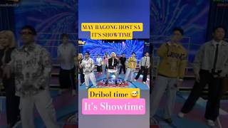 Download lagu may bagong host #itsshowtime #jhonghilario #viceganda #vhongnavarro #darrenespanto #nhensvlog mp3 Download lagu may bagong host #itsshowtime #jhonghilario #viceganda #vhongnavarro #darrenespanto #nhensvlog mp3