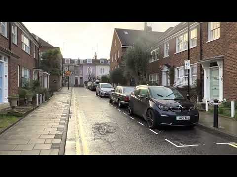 A Rainy London Walk in Kensington | Beautiful Colour House, Kensington Side Streets [4K HDR]