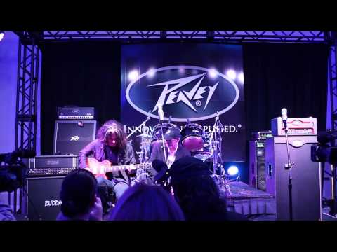 Alex Skolnick Taking His New Budda Signature Amp For a Spin at NAMM 2013