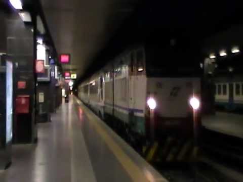 E656.294 che torna in deposito dopo aver trainato l' IC 702 da Taranto