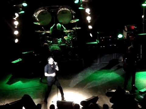 Golden Earring - Liquid Soul - London Empire 14 March 2009 (clip)