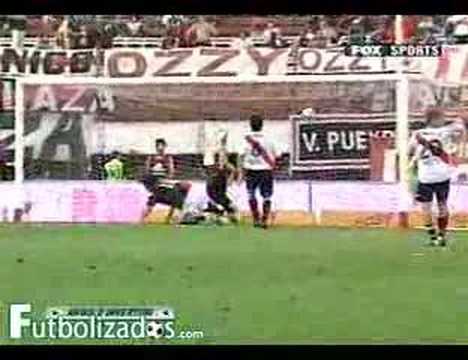 River Plate 0 - Colon 2. Apertura Argentino 2007.