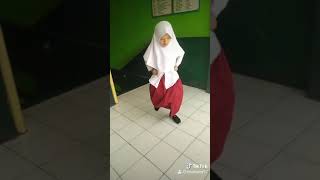 Download lagu Ayo siapa yg sering terlambat pergi ke sekolah trs dpt hukuman dari guru ππ mp3 Download lagu Ayo siapa yg sering terlambat pergi ke sekolah trs dpt hukuman dari guru ππ mp3