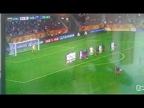 El cucho Hernández cobrando tiro libre contra  new zelanda