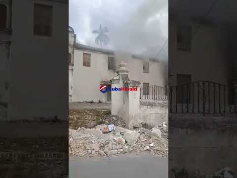 Incendio afecta la Iglesia de Los Escolapios en Guanabacoa  #cuba