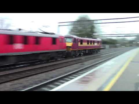 90037+90040 scream through Rugeley Trent Valley with 4M25 26.1.19