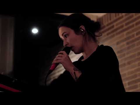 Ela Minus  -  m e g a p u n k