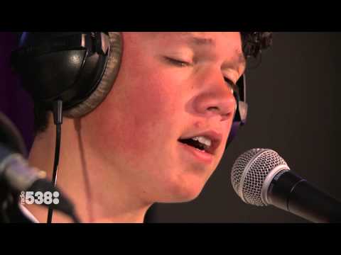 Ali B - Terwijl Jullie Nog Bij Me Zijn  (Live@Frank&MiddagShow