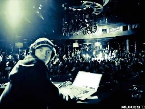 Deadmau5 Vs. Far East Movement - G6 N Stuff