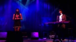 Aqualung &amp; Lucy Schwartz - Cold Live