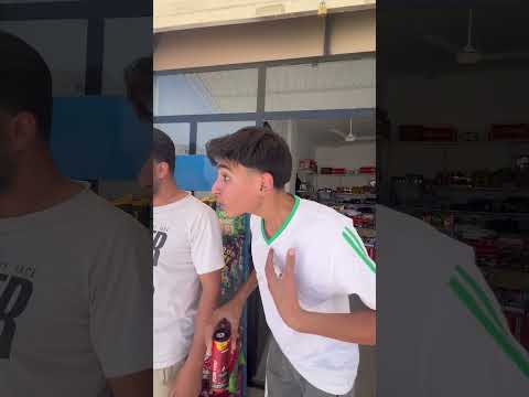 انصدم من السعر وفكر عصيره بـ 100 ألف! 😱🍹#shorts  #عائلة_محمد #موقف_غريب