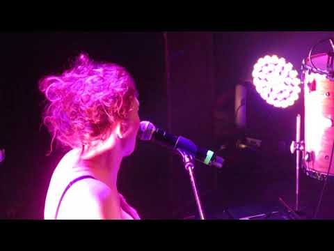 The Dresden Dolls    "Mandy Goes to Med School"