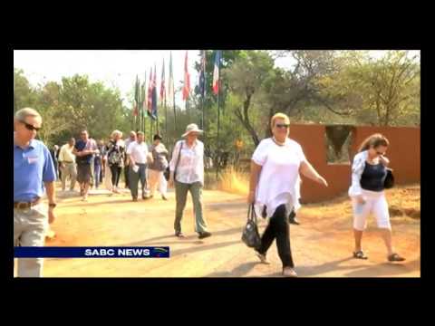 Jan Christiaan Smuts life-sized statue unveiled