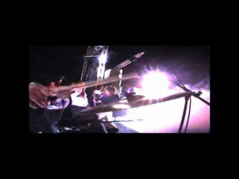 Sound Machin plays Young People RmX live @ Loveparade Mexico '04