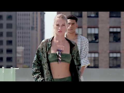 MONZLAPUR Flying Solo Spring 2022 New York - Fashion Channel