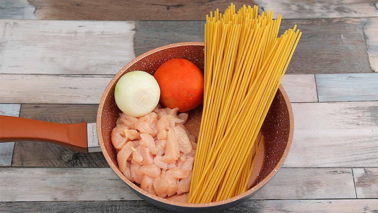 MISTUREI FRANGO E MACARRÃO, RESULTADO FOI INCRÍVEL