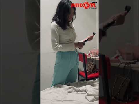 Cuplikan Film Di Tengah Dua Saudari 3