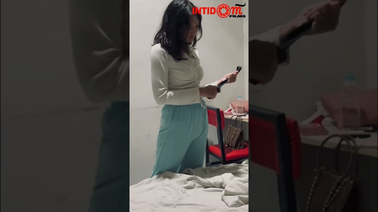 Cuplikan Film Di Tengah Dua Saudari 3