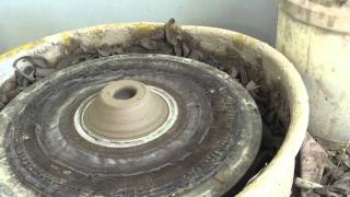 Pottery tip: Using a lid chuck to trim a lid and a jar