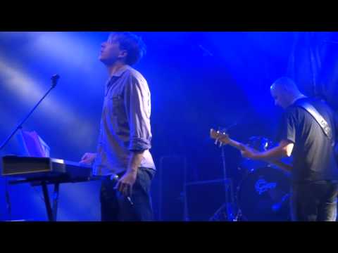 Loominary Pop - 27 Chains (live festival Les Vaches Folks - Hippodrome de Divonne 08/07/12)