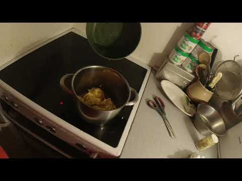 MongoTV_5609 - Min 54 Års Fødselsdag - Del 9 - Opvarmer Kødboller i Ris og Karry