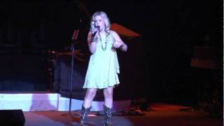 Summer Schappell Opening for Little Big Town