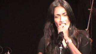 HINDI ZAHRA - Stand Up (Live in Madrid)