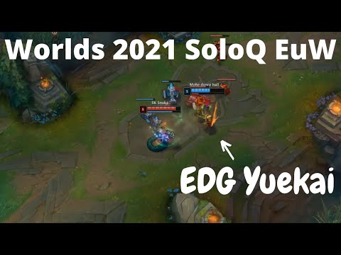 EDG Yuekai showing his Tryndamere