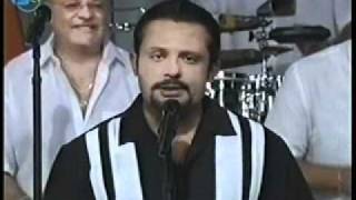 Cantante Jose Leslie Escobar interpretando el tema "Dejame Saber" en TV Canal 6 de Puerto Rico