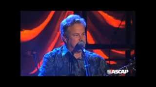 Robert Earl Keen performs 