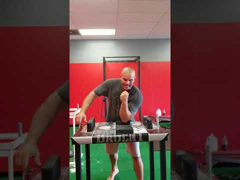 A Day with Travis Bagent,  Set Up