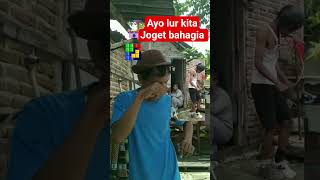 Download lagu Lagi Asik joget endingnya bikin kangen #jogetlucu #jogetwelut #duet mp3