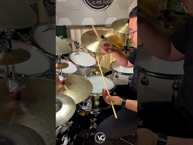 Vídeo relacionado con Meinl Stick & Brush Llavero de baqueta, hecho de nogal americano, una forma divertida de mantenerse al día con sus llaves importantes y mantenerse conectado a su instrumento, SB506