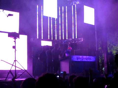 Boyz Noise - Michael Jackson - Beat it (Remix) @ Electric Daisy Carnival 09'