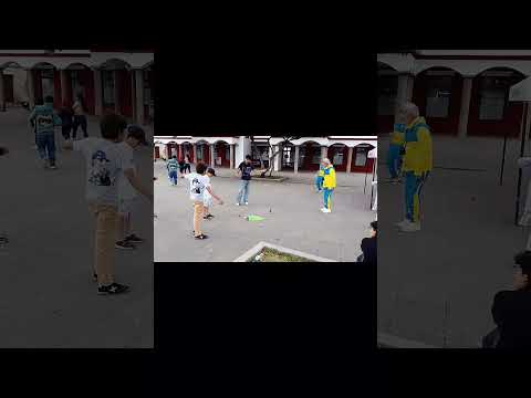 jugando trompo con los niños y niñas de Facatativá #cundinamarca #elprofedeltrompo #diversion