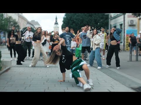 Idol Different - POKÝM HRÁ HUDBA feat. David Jakubkovič (Official Video)