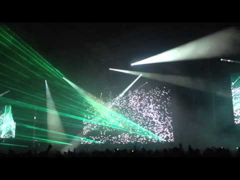 Axwell Λ Ingrosso Live Don't you worry child (Bråvalla 2014)