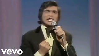 Engelbert Humperdinck - Am I That Easy To Forget (Official Music Video)