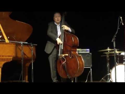 Kiyoshi Kitagawa: Bass - Solo (The Kenny Barron Trio Baltimore - 2012)