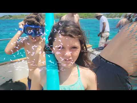 Bona Vida Catamaran day @ Rosario Islands: Cartagena with kids