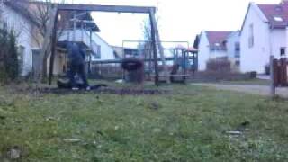 preview picture of video 'Gefährlicher Spielplatz'