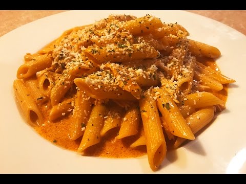 Pasta En Salsa De Tomate con Pollo Video