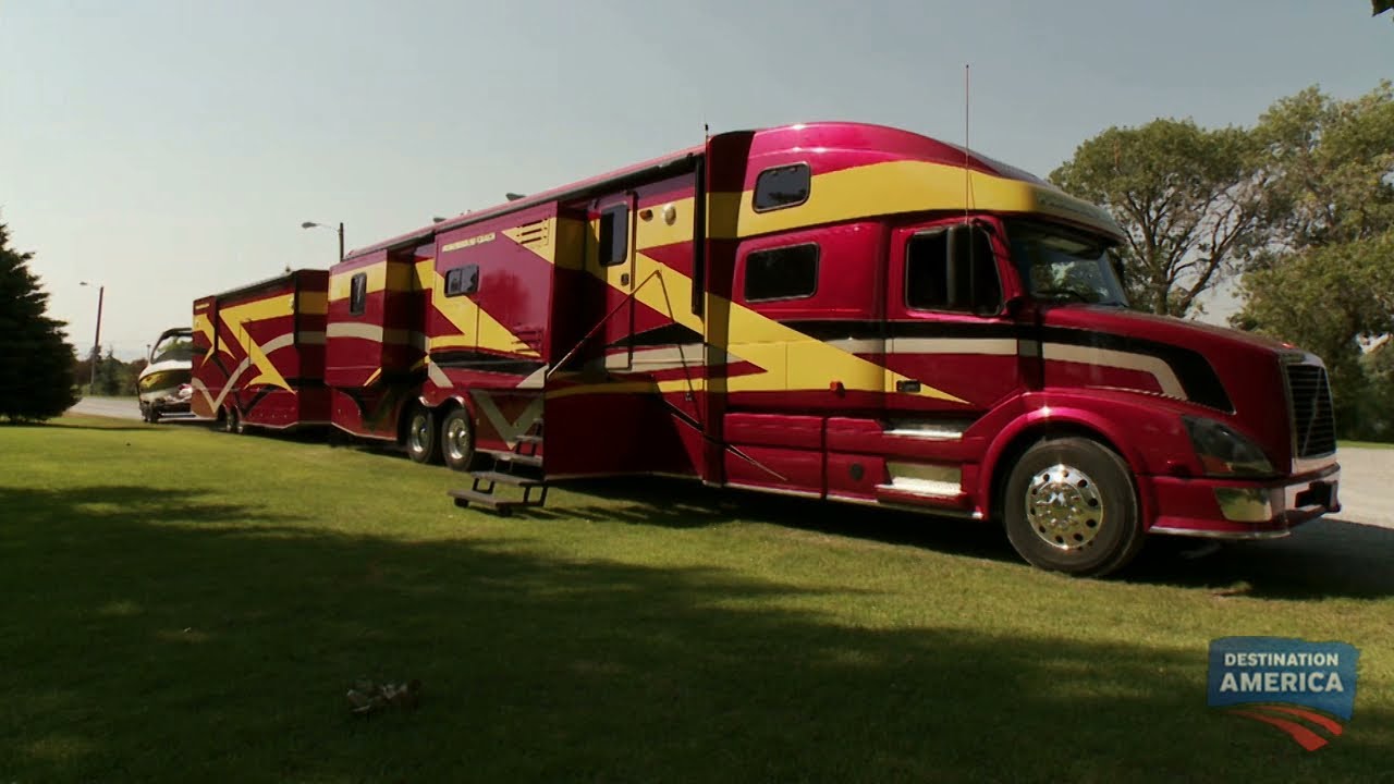 Powerhouse Ultra Line RV Is One Monster of a Luxury Rig for 8 People ...
