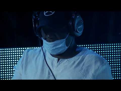 Dennis Eiseb Ft Adora X Hot Pocket Band (Full Performance)