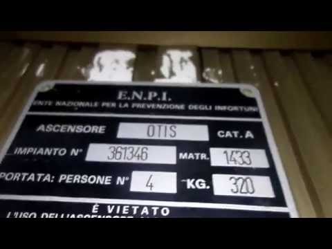 ... 1933 OTIS (RB. 1946 OTIS, MOD 90'S Bonavolontà) BD Traction Elevator@Naples, Italy