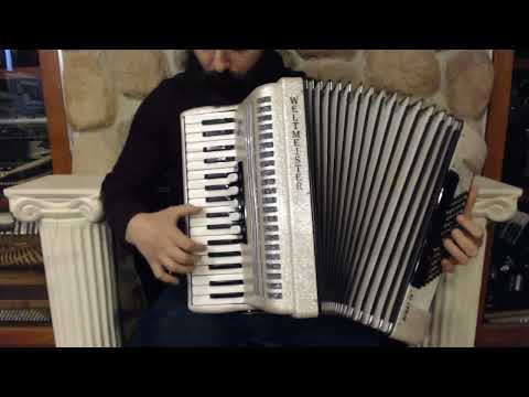 5311 - Champagne Weltmeister Achat Piano Accordion LMM 34 72 $1999